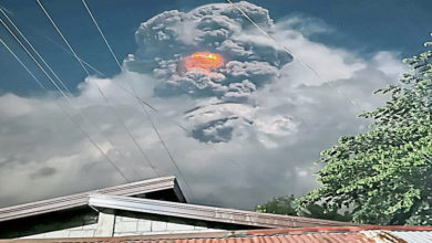 Photo of 菲坎拉翁火山喷发  火山灰柱高达3公里