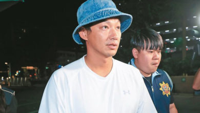 Photo of 棒棒堂威廉闪兵牵连大 至今嘴硬没道歉