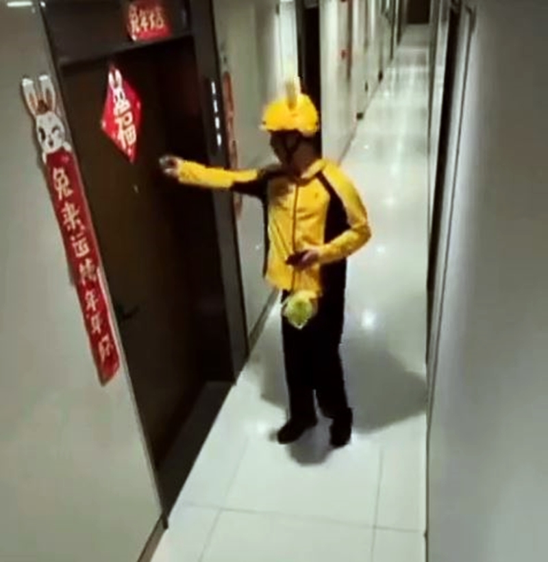 学生送外賣送到老师家