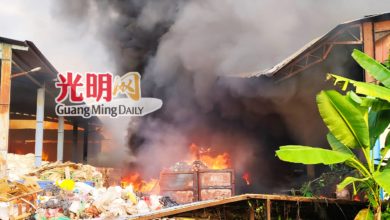 Photo of 甘文丁回收厂大火 消拯员耗3小时控制火势