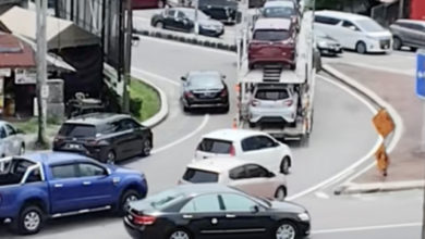 Photo of 违停转弯处酿大塞车！ 车主慢移惹众怒