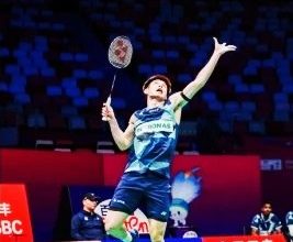 Photo of 【2025苏迪曼杯8强】梁峻豪不敌石宇奇 大马0比2落后中国