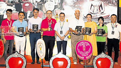 Photo of 峇冬丁宜太子殿光明灯法会 400袈裟赠日得拉泰佛寺