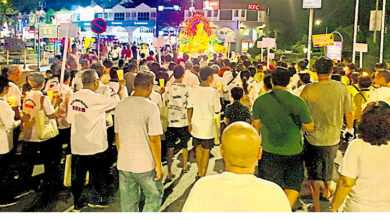 Photo of 波德申重现28年前盛况 2000人参与花车游行