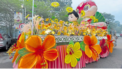 Photo of 佛光山花车夜游 千人8公里相随