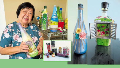 Photo of 何金花爱创作 赋予瓶子一身美丽