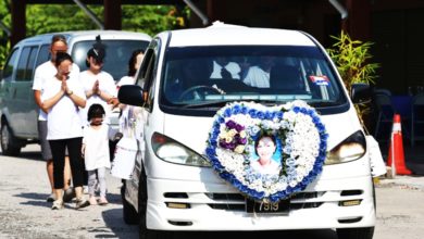 Photo of 妇女大道坠亡〡叶碧珊举殡 家属哀送