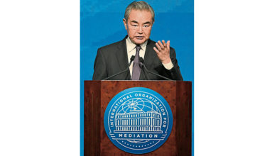 Photo of 中外长王毅签署公约 国际调解院落户香港