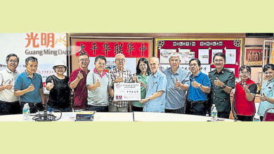 Photo of 回馈母校建科学楼 华联华中校友捐逾4万
