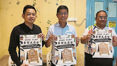 Photo of 下月素食义卖 吴若权新书分享 马佛青筹募建会所基金