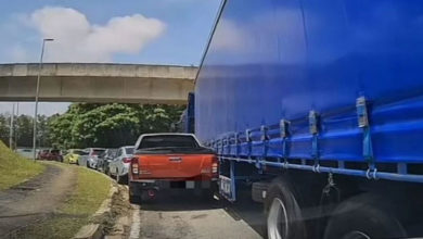 Photo of 疑遭拖格罗里擦撞 LRT站路边连环撞8车主报案