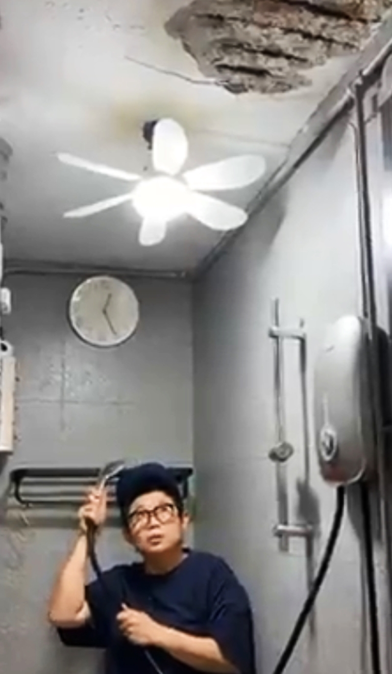 她