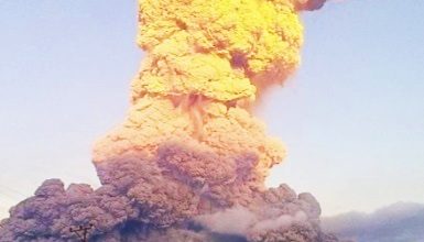 Photo of 印尼火山大规模喷发！日气象厅忧“海啸影响日本”