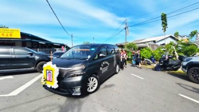 Photo of 快艇翻覆5死〡维修员洪荣伸举殡 纸扎快艇黄泉相伴