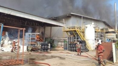 Photo of 万挠棉制品工厂大火，消拯局紧急出动23人灌救！