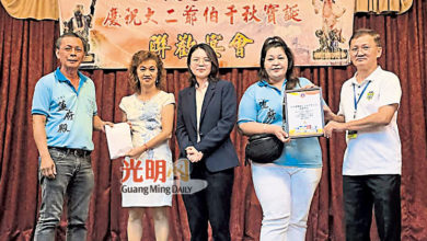 Photo of 爱莲玉莲府殿大二爷伯诞 陈汇萍吁防高回酬投资