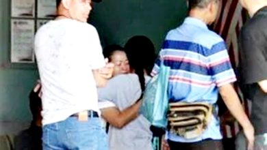 Photo of 快艇翻覆5死〡家属领出夫妇遗体 料一家三口10日举殡