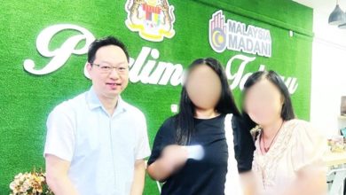 Photo of 肤色与父母不同遭拒发身份证 2男女几经波折终获公民权