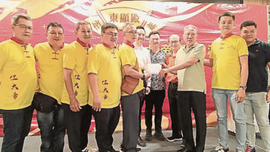 Photo of 【东显殿神诞宴】洪明泉:政治勿消费伤痛 车祸与轻快铁不冲突