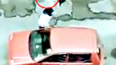Photo of 视频〡遭双重泊车挡出路 女子苦等无果怒砸车窗