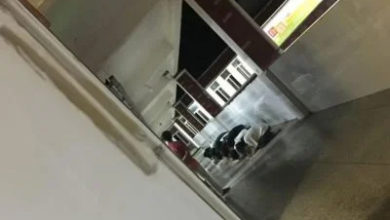 Photo of 江西学生跪地写检讨书 教师体罚已被停职