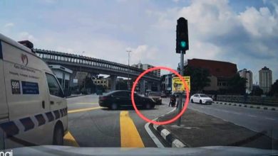 Photo of 视频〡违规停路口 引发车撞车 骑士与死神擦肩