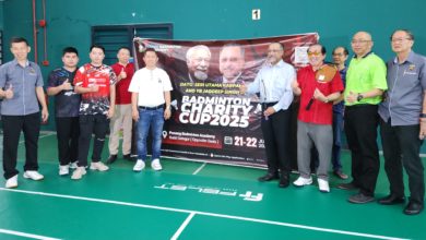 Photo of 佳日星办羽球慈善杯 缅怀父亲卡巴星
