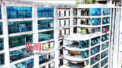 Photo of 务达满广场疑被入侵拆解建材变卖 玻璃坠落 引发安全隐忧