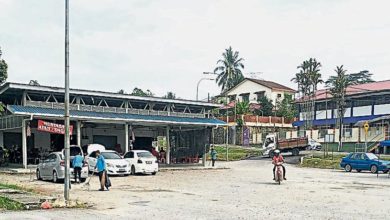 Photo of 10销售亭霸占停车位 晏斗中华校董吁迁别处