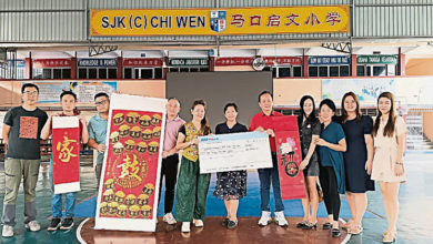 Photo of 马口启小迎创校百年 林桂英义卖书法筹3.5万