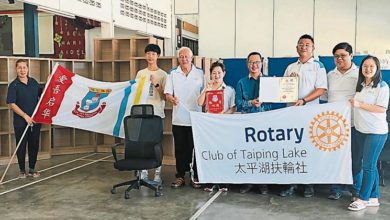 Photo of 太平湖扶轮社助改善基设 1万元捐启华小学