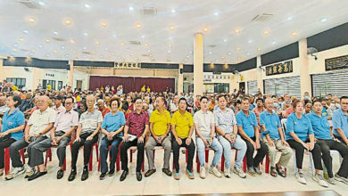 Photo of 紫翰阁布施560贫老 黄佳祯捐100份物资