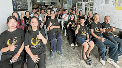 Photo of 大山脚爱邻社区关怀中心 294电脑移交华小陪读班
