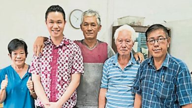 Photo of 素未谋面 母亲不提 31岁医生与外公相认