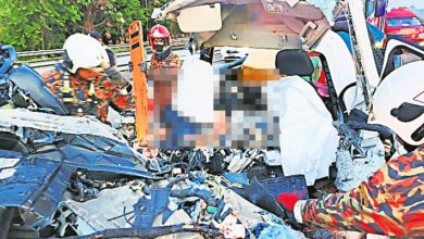 Photo of 四驱车撞罗里 2男夹死车内