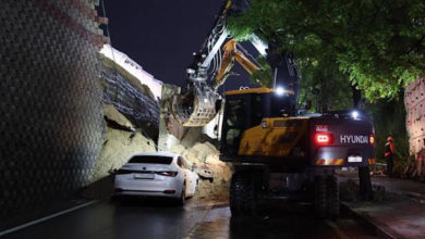 Photo of 韩国极端暴雨! 高架桥挡土墙突坍塌 瞬间车遭活埋司机亡