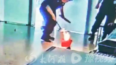 Photo of 男子过机场安检被拦 怒砸无3C认证充电宝 落地瞬间起火