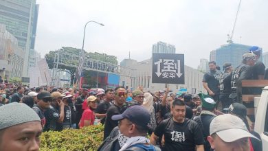 Photo of 数罪状 集会者上演“惩罚安华”