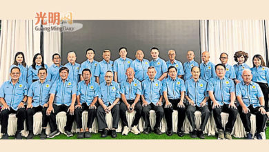 Photo of 【吉玻三罗堂同乡会理事就职礼】3原任理事退位让贤 莫金松接任会长