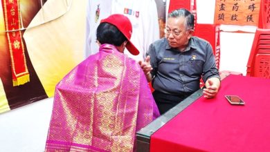 Photo of 妇女情陷小鲜肉直播主 一句“我爱你”诈走近万