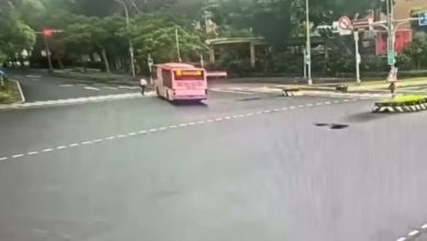 Photo of 名医走斑马线 遭粉红巴士撞死