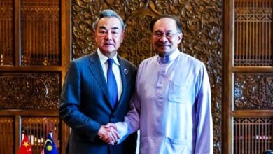 Photo of 安华晤王毅 探讨马中多方面合作