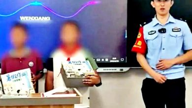 Photo of 小学生拦警车举报种罂粟 获赠一箱暑假作业