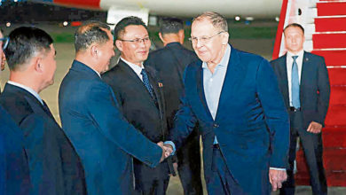 Photo of 俄外长离开大马抵朝访问 朝派兵参战证明兄弟情谊