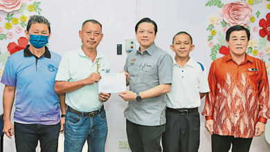 Photo of 曾敏凯移交首相署特别拨款 16万助3华小提升设施