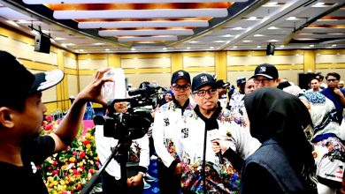 Photo of 政府首秘:须忠于君国 公仆禁参与倒首相集会