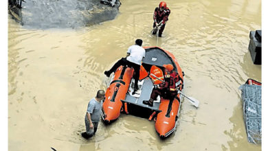 Photo of 湖北咸丰暴雨 多辆车被洪水冲走