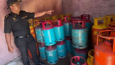 Photo of 居林杂货店无证卖煤气 内贸局充公62桶LPG