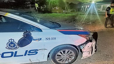 Photo of 轿车拒查撞警车翻覆 1人落网1趁乱逃脱
