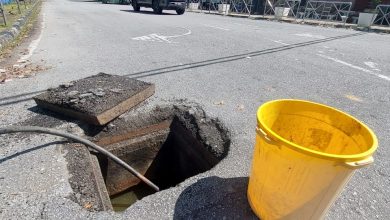Photo of 窃贼频撬铁盖窃地下电缆 巴里文打道路安全隐患